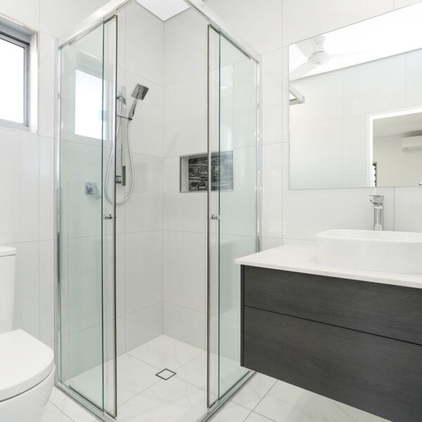 Modern, Minimalist Bathroom Design — Cabinets inspiration in Coconut Grove, NT